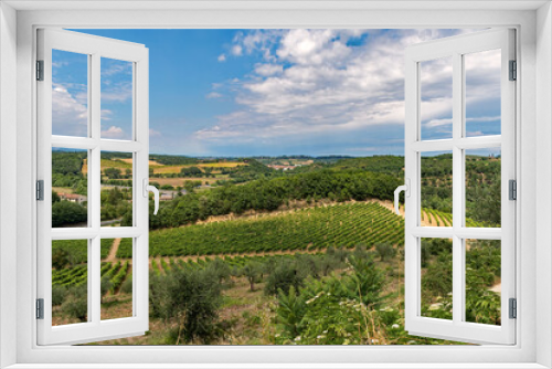Fototapeta Naklejka Na Ścianę Okno 3D - Die Weinberge bei Monteriggioni in der Toskana, Italien 