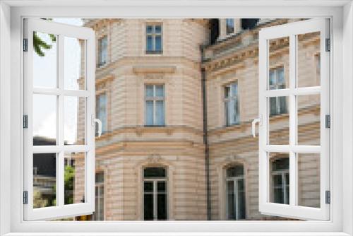 Fototapeta Naklejka Na Ścianę Okno 3D - Beautiful classic facade of a building in Paris in France