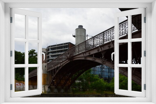 Fototapeta Naklejka Na Ścianę Okno 3D - Brücke in Kreuzberg, Berlin