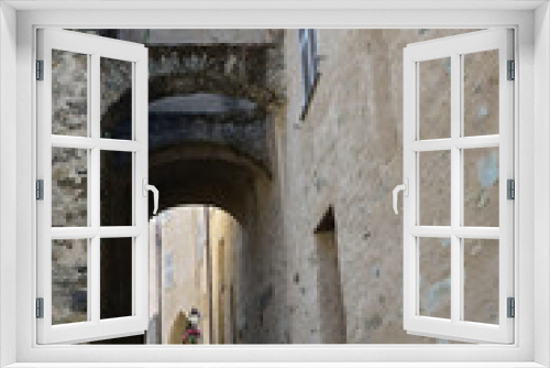 Fototapeta Naklejka Na Ścianę Okno 3D - Passage voûté à Murato, Corse