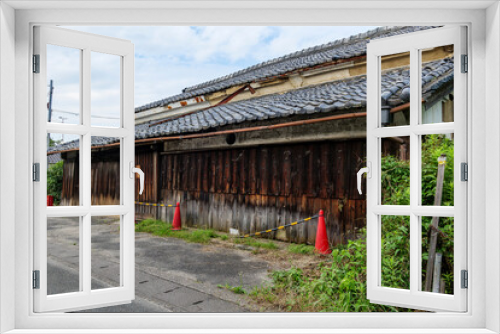 Fototapeta Naklejka Na Ścianę Okno 3D - July 19, 2020, Kyoto, Japan, an old uninhabited abandoned house
