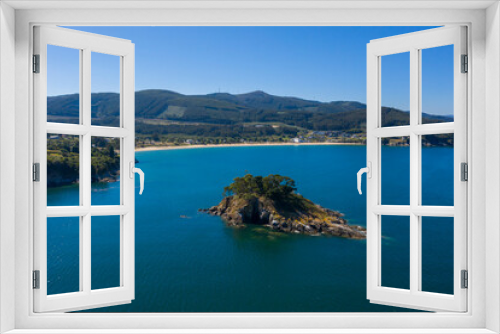 Fototapeta Naklejka Na Ścianę Okno 3D - Aerial view of Viveiro´s beach in Galicia