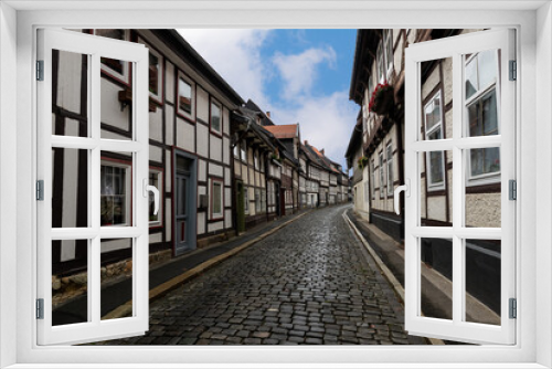 Fototapeta Naklejka Na Ścianę Okno 3D - old town goslar with beautiful houses