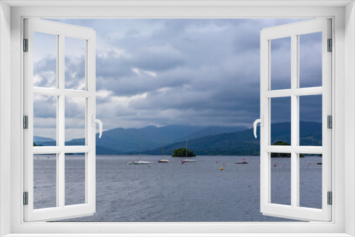 Fototapeta Naklejka Na Ścianę Okno 3D - Lake Windermere on a cloudy day, in Lake District, England.