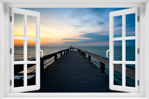 Fototapeta Naklejka Na Ścianę Okno 3D - Großer Steg ins Meer