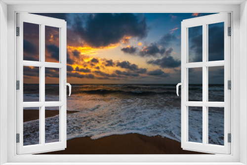Fototapeta Naklejka Na Ścianę Okno 3D - Beautiful colorful sunset on sea, summer evening beach