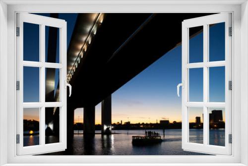 Fototapeta Naklejka Na Ścianę Okno 3D - Bolte Bridge at Dusk in Melbourne Australia