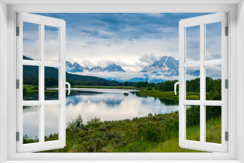 Fototapeta Naklejka Na Ścianę Okno 3D - Oxbow Bend in Grand Teton National Park is located just a little over a mile straight east of the Jackson Lake Junction on Highway 89. You can't miss it- it's where the Snake River gets extremely wide