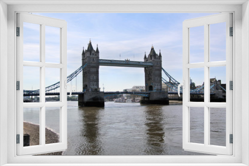 Fototapeta Naklejka Na Ścianę Okno 3D - A view of Tower Bridge in London