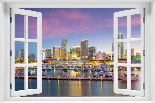 Fototapeta Naklejka Na Ścianę Okno 3D - Miami city skyline panorama at twilight