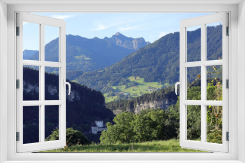 Fototapeta Naklejka Na Ścianę Okno 3D - Feldkirch Blick vom Ardetzenberg in den Walgau, mit Schattenburg
