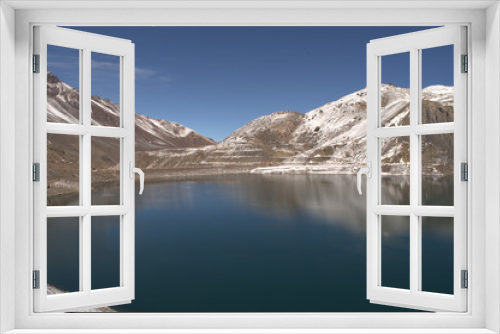 Fototapeta Naklejka Na Ścianę Okno 3D - mountain lake in winter