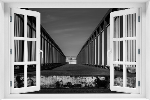 Fototapeta Naklejka Na Ścianę Okno 3D - railway bridge over black