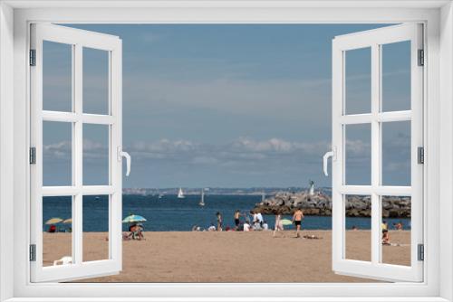 Fototapeta Naklejka Na Ścianę Okno 3D - People enjoying a day at the beach