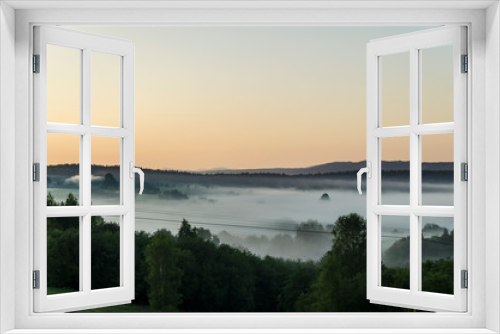 Fototapeta Naklejka Na Ścianę Okno 3D - świt mgła 