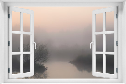 Fototapeta Naklejka Na Ścianę Okno 3D - misty morning on the river