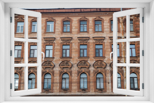 Fototapeta Naklejka Na Ścianę Okno 3D - Facade of vintage classical building in Saint Petersburg