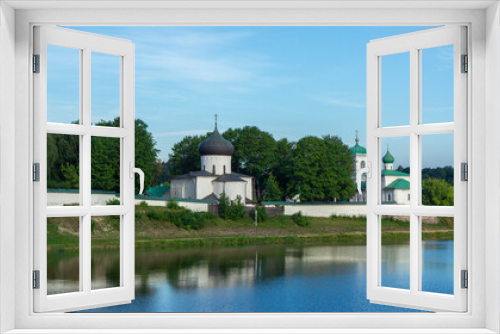 Fototapeta Naklejka Na Ścianę Okno 3D - Mirozhsky monastery. View of the Mirozh monastery from the opposite bank. Pskov, Russia