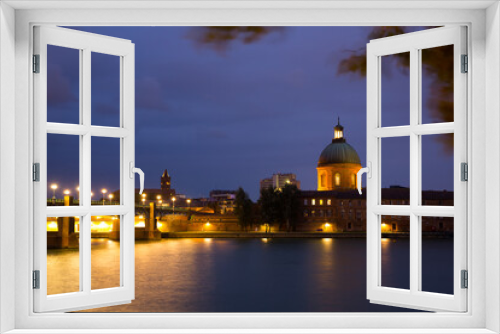 Fototapeta Naklejka Na Ścianę Okno 3D - Night view of Toulouse, Saint-Pierre Bridge and Hospital de la Grave dome