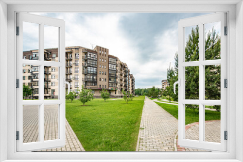 Fototapeta Naklejka Na Ścianę Okno 3D - prestigious residential area with houses in the center of Moscow on a clear summer day