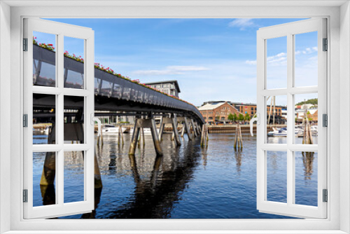 Fototapeta Naklejka Na Ścianę Okno 3D - The Trondheim canal on a summer day