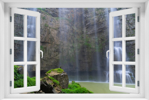 Fototapeta Naklejka Na Ścianę Okno 3D - Summer scenery of the Three Gorges Waterfall in Yichang, Hubei, China