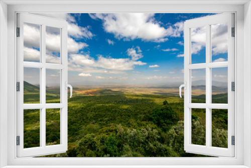 Fototapeta Naklejka Na Ścianę Okno 3D - ケニアのマサイマラ国立保護区に行く途中で見た地球の裂け目、大地溝帯（グレートリフトバレー）と青空