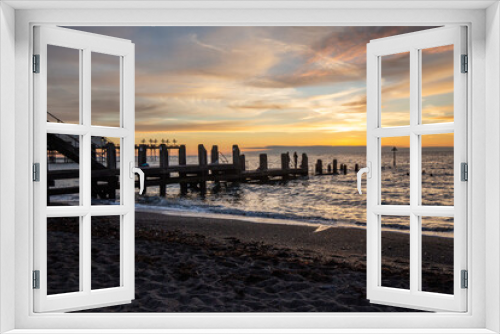 Fototapeta Naklejka Na Ścianę Okno 3D - beautiful sun set over sea