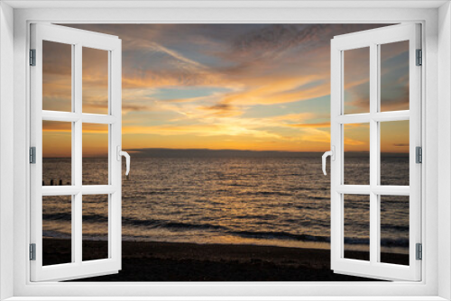 Fototapeta Naklejka Na Ścianę Okno 3D - beautiful sun set over sea