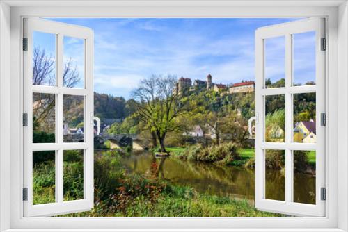 Fototapeta Naklejka Na Ścianę Okno 3D - Idyllischer Herbstmorgen am Harburger Schloss