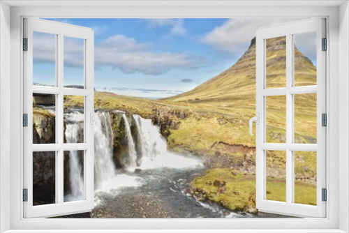 Fototapeta Naklejka Na Ścianę Okno 3D - Kirkjufellsfoss Waterfall and Kirkjufell Mountain, Iceland