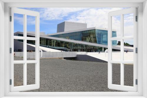 Fototapeta Naklejka Na Ścianę Okno 3D - Das Opernhaus in Oslo repräsentiert die Form eines  Eisberges. Oslo, Norwegen, Europa