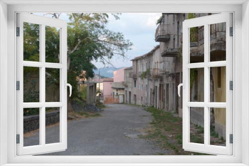 Fototapeta Naklejka Na Ścianę Okno 3D - ROMAGNANO AL MONTE,PAESE ABBANDONATO,SUD ITALIA,SETTEMBRE 2020.