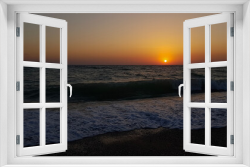 Fototapeta Naklejka Na Ścianę Okno 3D - Beautiful sunset beach bright background with setting down sun in horizon