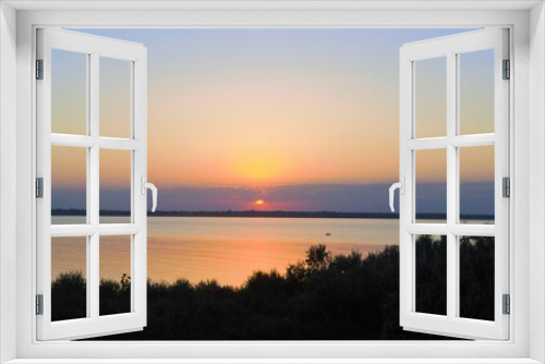 Fototapeta Naklejka Na Ścianę Okno 3D - Beautiful sunset over the estuary