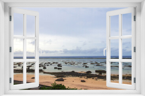 Fototapeta Naklejka Na Ścianę Okno 3D - 沖縄　久米島の風景　シンリ浜