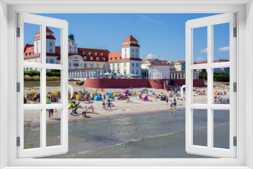 Fototapeta Naklejka Na Ścianę Okno 3D - Strand am Kurhaus von Binz