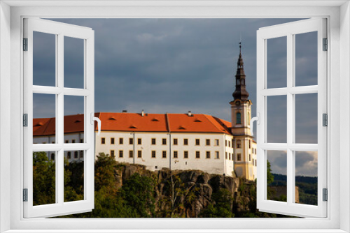 Fototapeta Naklejka Na Ścianę Okno 3D - Decin castle with dramatic sky, Czech republic