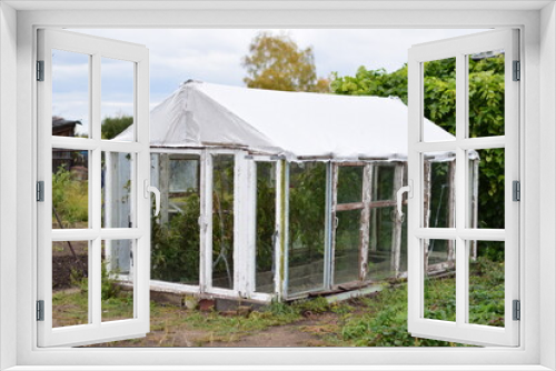 Fototapeta Naklejka Na Ścianę Okno 3D - little greenhouse im autumn