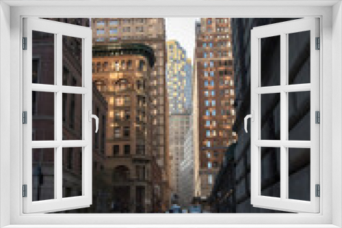 Fototapeta Naklejka Na Ścianę Okno 3D - Vue sur sue rue de New york avec des bâtiments de styles différents