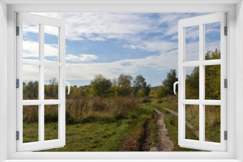 Fototapeta Naklejka Na Ścianę Okno 3D - Autumn walks through forests and fields, beautiful panorama.