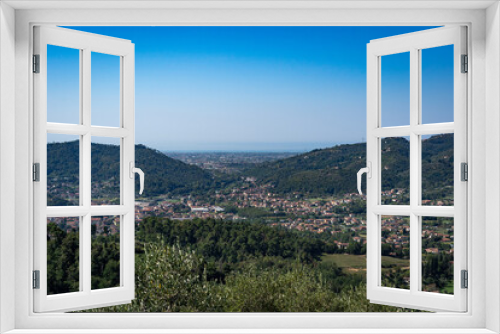 Fototapeta Naklejka Na Ścianę Okno 3D - Italian landscape view from Montecastrese, Camaiore to Viareggio, with mountains blue sky and sea
