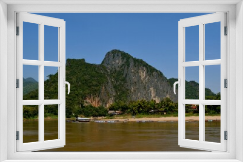 Fototapeta Naklejka Na Ścianę Okno 3D - Pak Ou caves near Luang Prabang in Laos