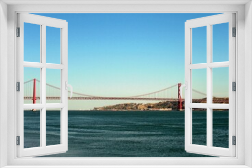 Fototapeta Naklejka Na Ścianę Okno 3D - Lisbon, bridge over the Tagus river
