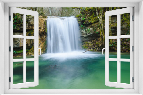 Fototapeta Naklejka Na Ścianę Okno 3D - Beautiful little waterfall and colorful green pond. (Vallfogona de Ripolles, Torrent de la Masica, Catalonia, Spain)