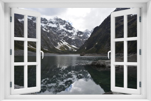 Fototapeta Naklejka Na Ścianę Okno 3D - Valle glacial y lago de alta montaña