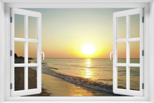 Fototapeta Naklejka Na Ścianę Okno 3D - Morning sea sun