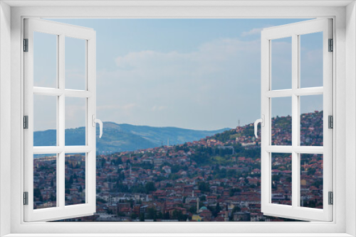 Fototapeta Naklejka Na Ścianę Okno 3D - ボスニア・ヘルツェゴビナ　サラエボの丘から見える街並み