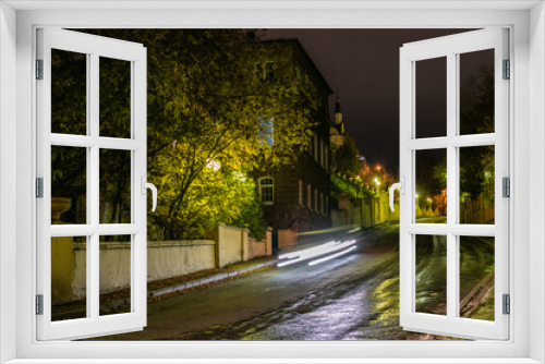 Fototapeta Naklejka Na Ścianę Okno 3D - Long exposure night city car driving 