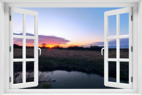 Fototapeta Naklejka Na Ścianę Okno 3D - sunrise over lake